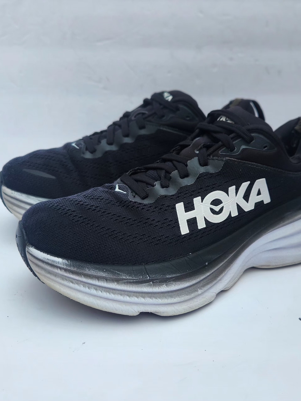 Hoka Bondi 8 Women's Black and White Cushion Running Shoes Size 7D